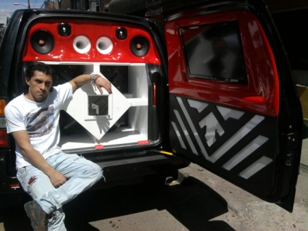 MONTAJE DE SONIDO TOYOTA SUMO.