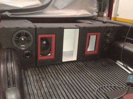 MONTAJES EN FIBRA DE VIDRIO, Bandejas de sonido en fibra de vidrio, Cajas Acústicas tipo Turbo, Caja de sonido para automóviles, Radios de Usb, Mp3, Pantalla Dvd, Aux, Cabeceros de Monitor, Espejos de Retrovisor con pantalla, Alarmas Con GPS tracker, Bloqueo electrónico de encendido de motor.