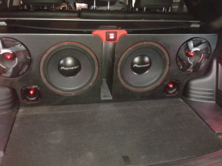 MONTAJES EN FIBRA DE VIDRIO, Bandejas de sonido en fibra de vidrio, Cajas Acústicas tipo Turbo, Caja de sonido para automóviles, Radios de Usb, Mp3, Pantalla Dvd, Aux, Cabeceros de Monitor, Espejos de Retrovisor con pantalla, Alarmas Con GPS tracker, Bloqueo electrónico de encendido de motor.