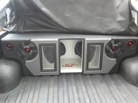 MONTAJES EN FIBRA DE VIDRIO, Bandejas de sonido en fibra de vidrio, Cajas Acústicas tipo Turbo, Caja de sonido para automóviles, Radios de Usb, Mp3, Pantalla Dvd, Aux, Cabeceros de Monitor, Espejos de Retrovisor con pantalla, Alarmas Con GPS tracker, Bloqueo electrónico de encendido de motor.