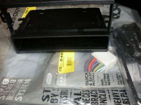 CONSOLA PARA CARRO , MONTAJES EN FIBRA DE VIDRIO, Bandejas de sonido en fibra de vidrio, Cajas Acústicas tipo Turbo, Caja de sonido para automóviles, Radios de Usb, Mp3, Pantalla Dvd, Aux, Cabeceros de Monitor, Espejos de Retrovisor con pantalla, Alarmas Con GPS tracker, Bloqueo electrónico de encendido de motor.