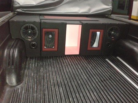 MONTAJES EN FIBRA DE VIDRIO, Bandejas de sonido en fibra de vidrio, Cajas Acústicas tipo Turbo, Caja de sonido para automóviles, Radios de Usb, Mp3, Pantalla Dvd, Aux, Cabeceros de Monitor, Espejos de Retrovisor con pantalla, Alarmas Con GPS tracker, Bloqueo electrónico de encendido de motor.