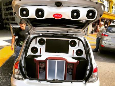 MONTAJE DE SONIDO RENAULT CLIO.